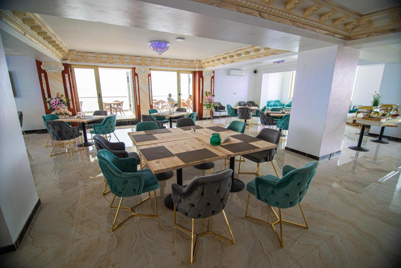 Alessio Hotel Residence Костинещи Екстериор снимка