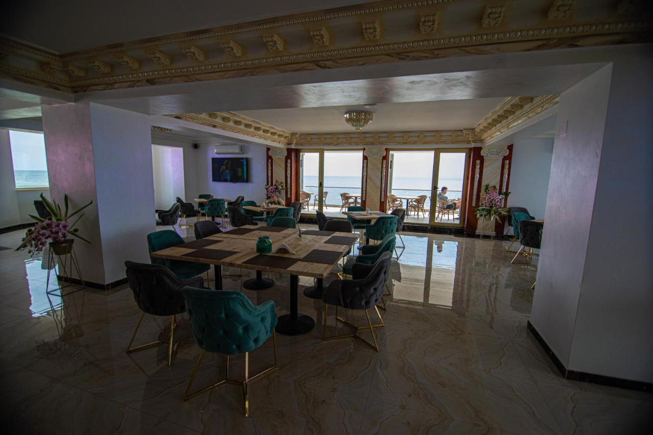 Alessio Hotel Residence Костинещи Екстериор снимка