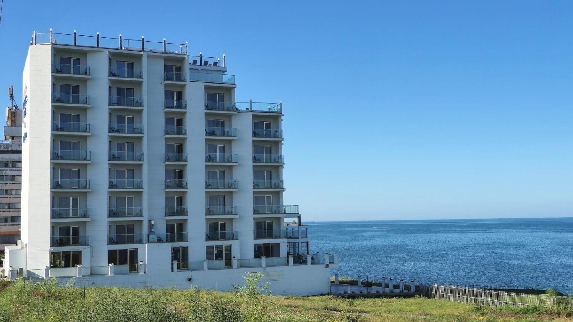 Alessio Hotel Residence Костинещи Екстериор снимка