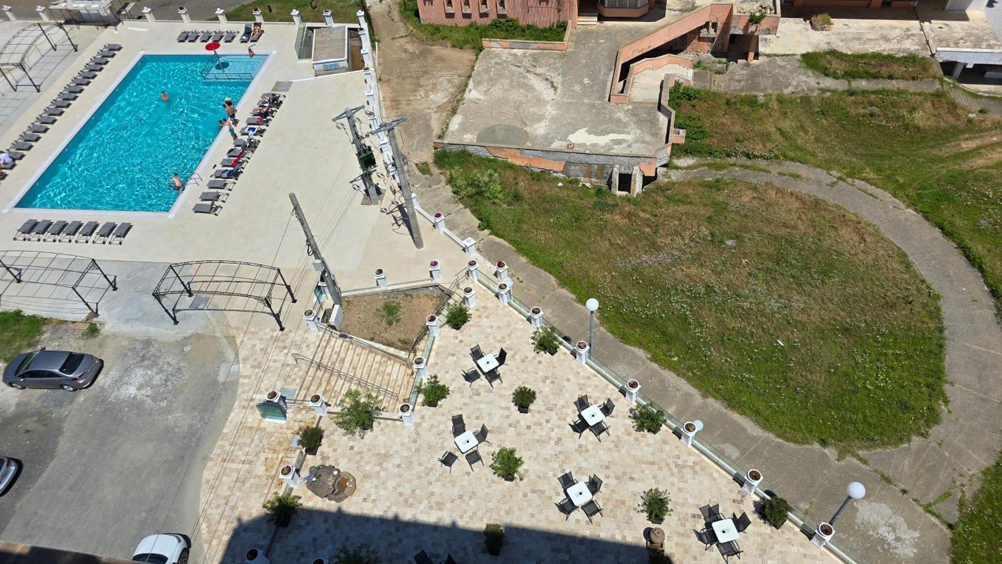 Alessio Hotel Residence Костинещи Екстериор снимка